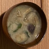 業務スーパーの冷凍なすとわかめの味噌汁